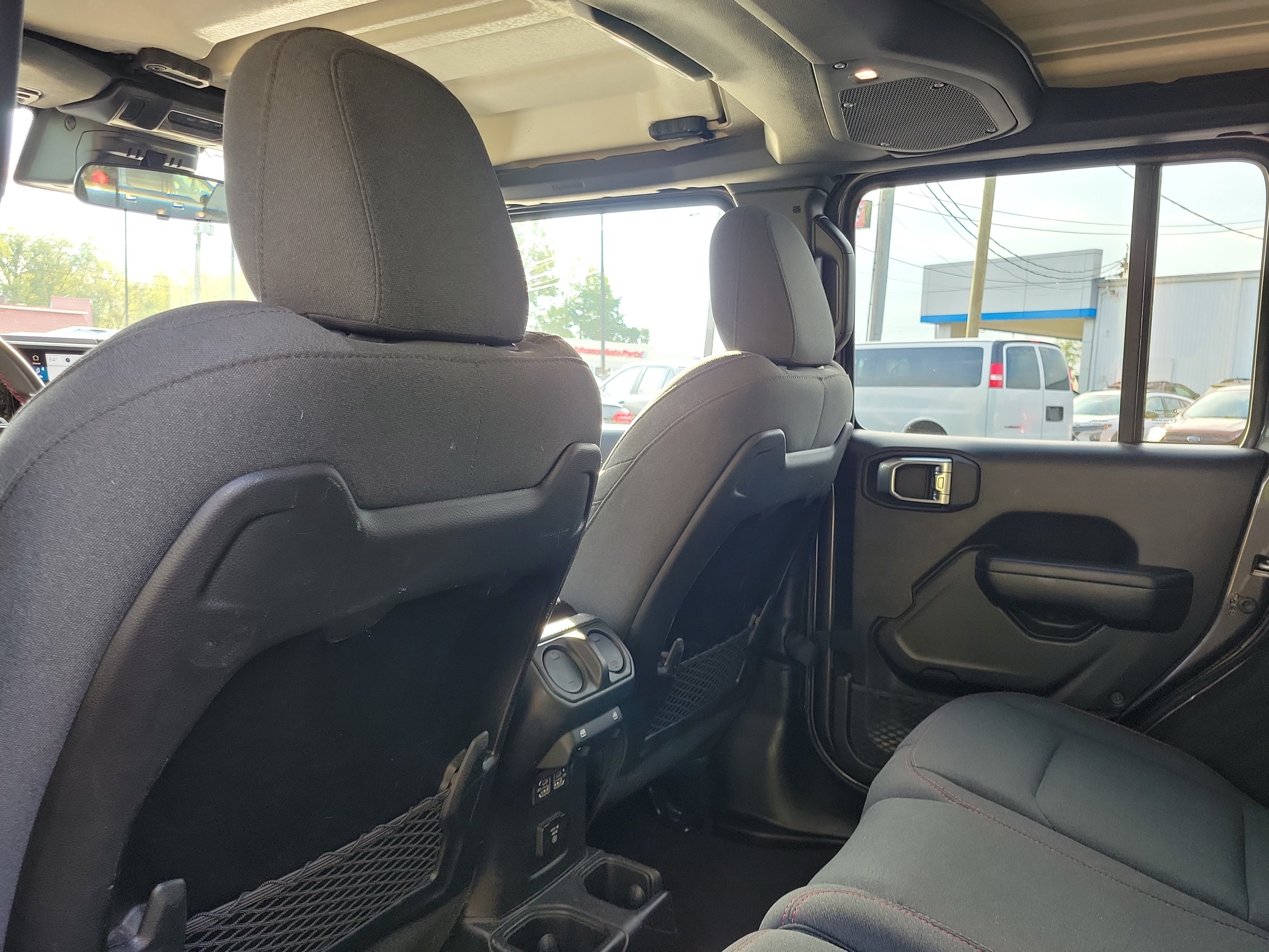 Used 2024 Jeep Wrangler Unlimited Rubicon AWD/4WD image 14