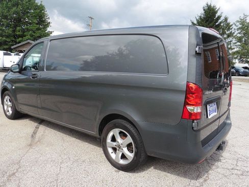 Used 2021 Mercedes-Benz Metris image 2