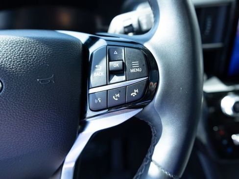 Used 2023 Ford Explorer Platinum w/ Technology Package image 9