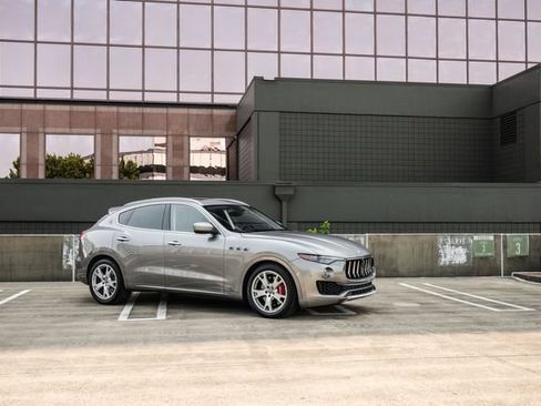Used 2017 Maserati Levante S AWD/4WD image 55