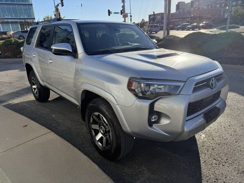 Used 2024 Toyota 4Runner TRD Off-Road image 3