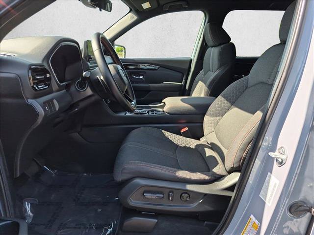 Used 2025 Honda Pilot Sport image 15