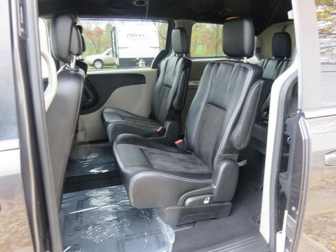 Used 2019 Dodge Grand Caravan SXT image 20