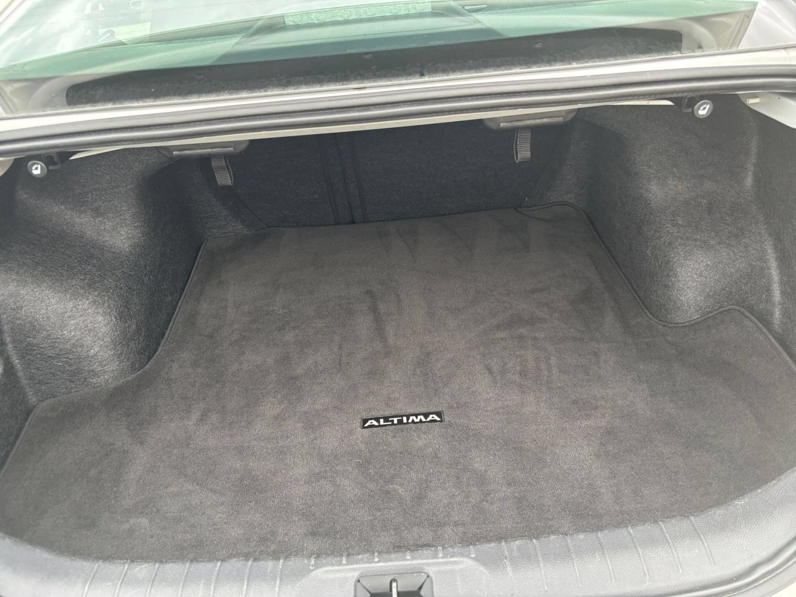 Used 2025 Nissan Altima 2.5 SV FWD image 29