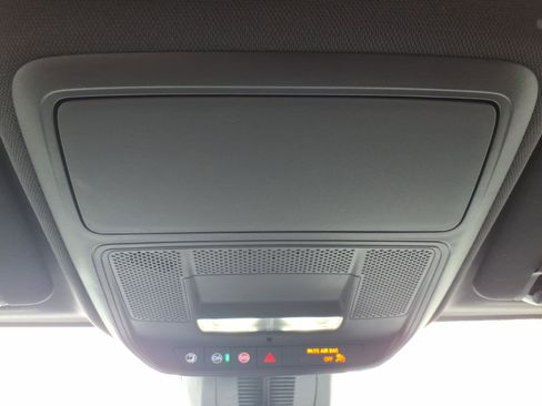 Used 2025 Chevrolet Equinox LT image 17