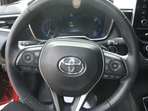 Used 2021 Toyota Corolla XSE image 12