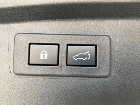 Used 2025 Subaru Outback Premium AWD/4WD image 8