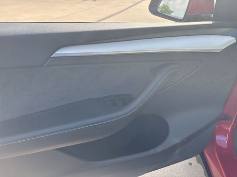 Used 2022 Tesla Model Y Long Range AWD/4WD image 16