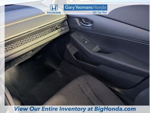 Certified 2025 Honda Accord LX image 18