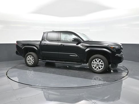 Certified 2025 Toyota Tacoma SR5 w/ SR5 Upgrade Package image 17