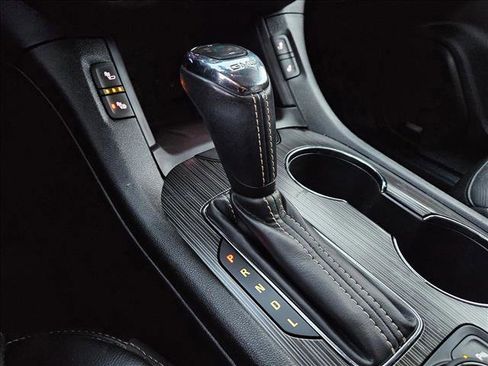 Used 2019 GMC Acadia SLT image 11