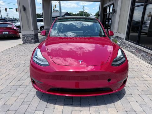 Used 2022 Tesla Model Y Long Range AWD/4WD image 8