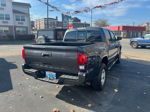 Used 2023 Toyota Tacoma 2WD Double Cab image 6
