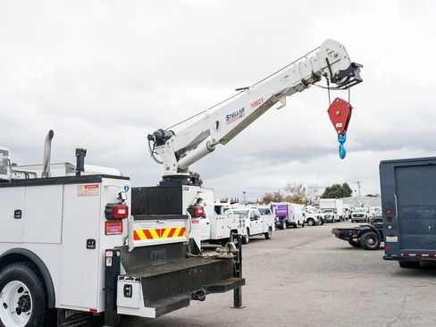 Used 2019 Ford F750 2WD Regular Cab Super Duty image 9