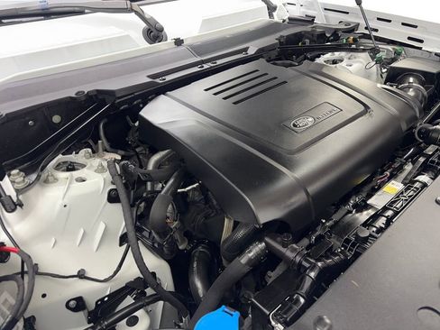 Used 2025 Land Rover Defender 110 S image 74