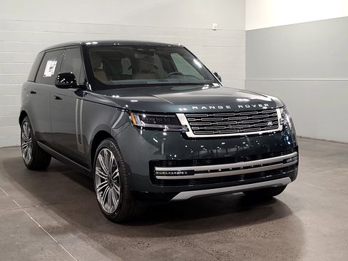 New 2026 Land Rover Range Rover Long Wheelbase SE image 11