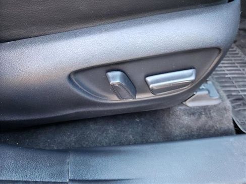 Used 2023 Toyota Highlander XLE image 13