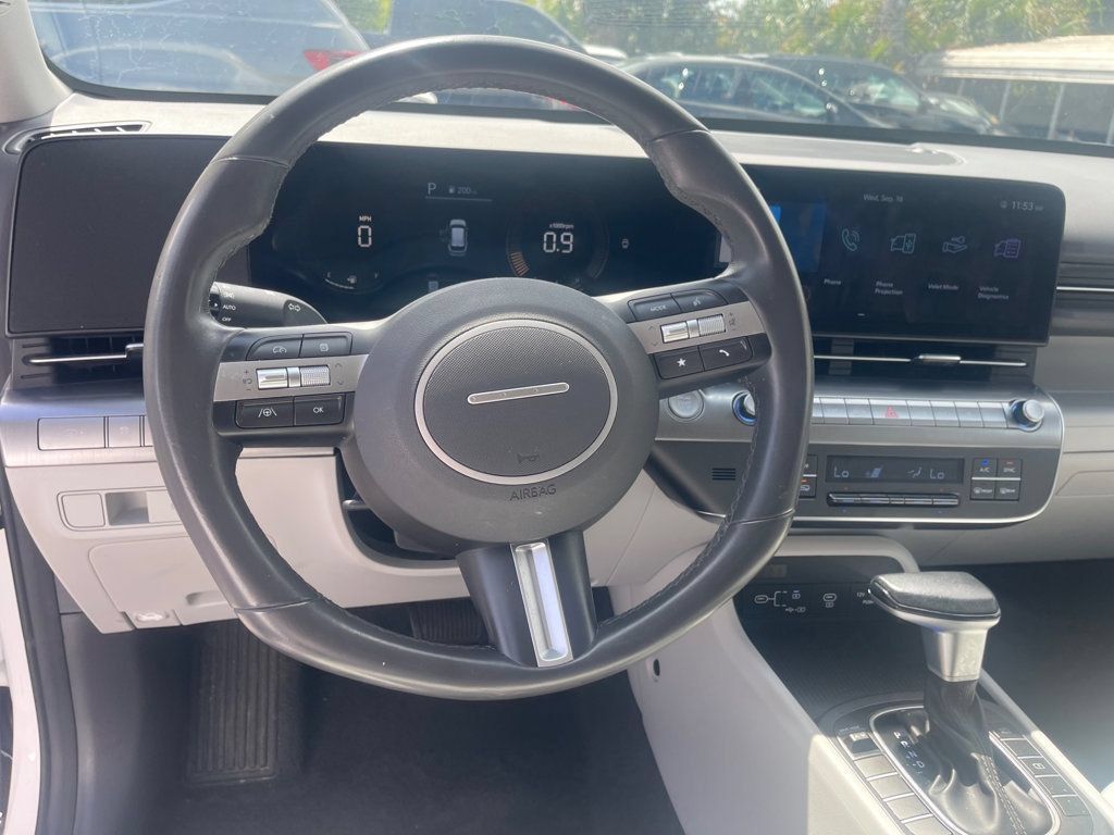 Used 2025 Hyundai Kona SEL FWD image 14