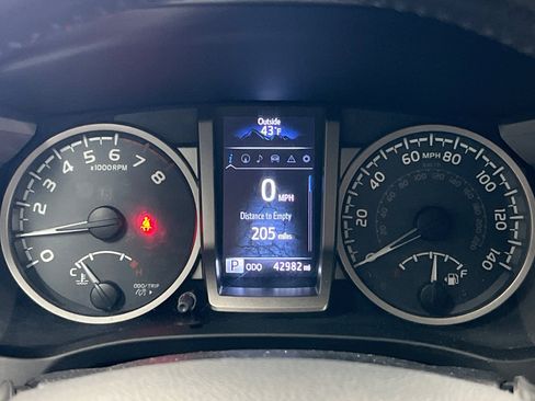 Used 2019 Toyota Tacoma SR5 image 21