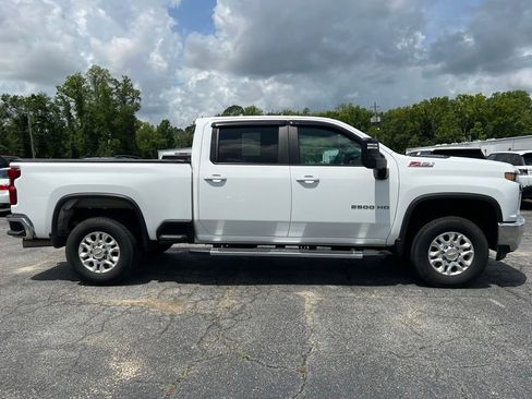 Used 2023 Chevrolet Silverado 2500 LT AWD/4WD image 2