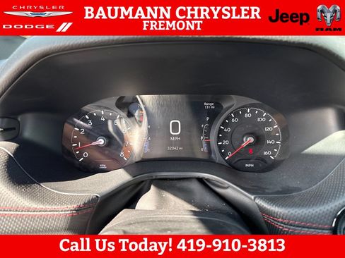 Used 2025 Jeep Compass Trailhawk AWD/4WD image 15