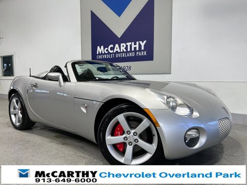 Used 2006 Pontiac Solstice Convertible w/ Premium Package image 1