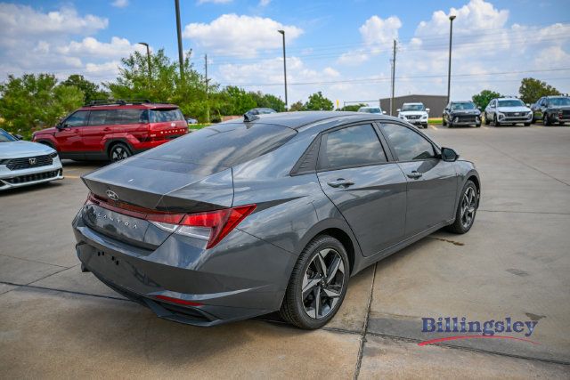 Certified 2023 Hyundai Elantra SEL w/ Convenience Package FWD image 5