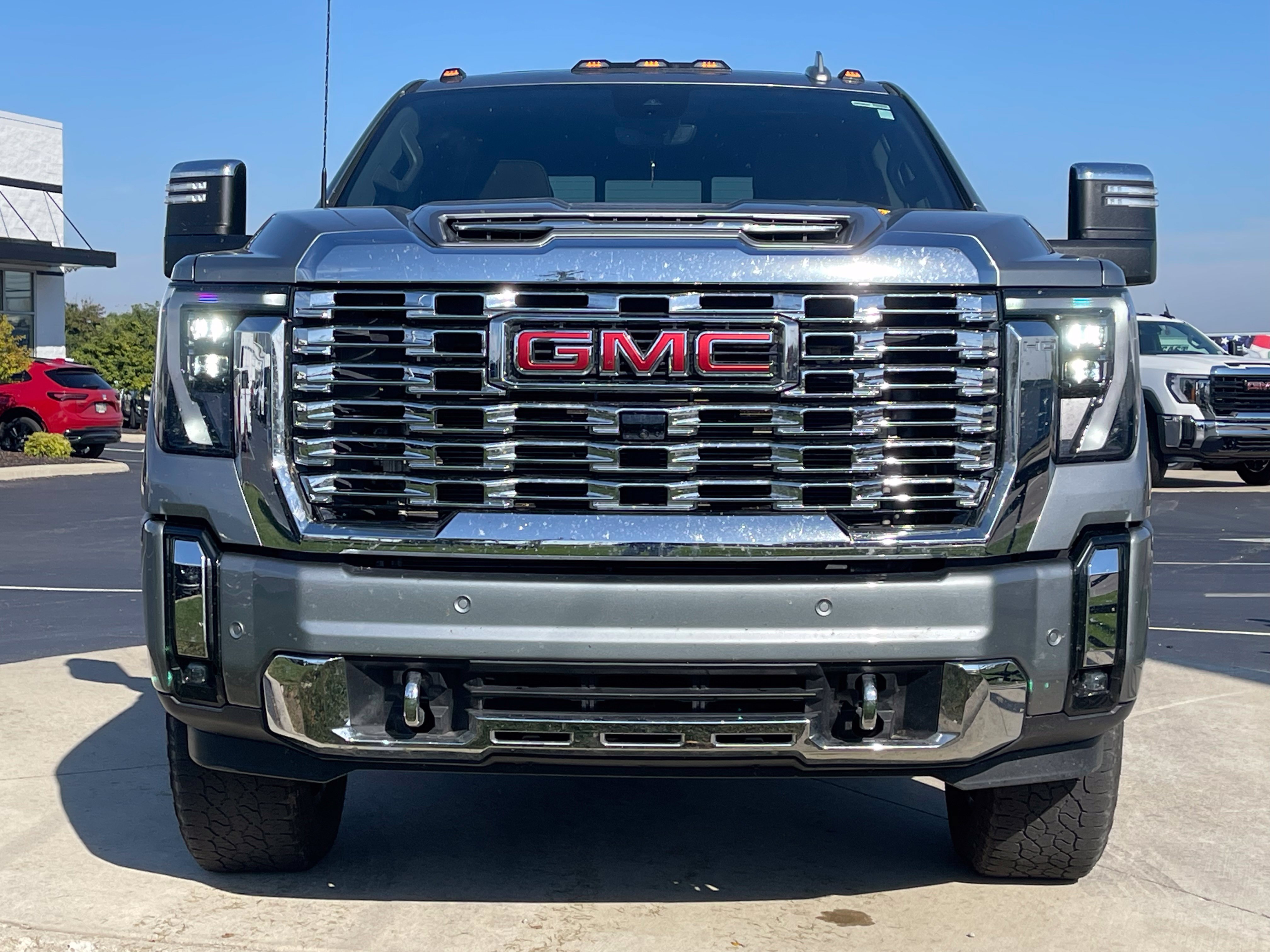 Used 2024 GMC Sierra 2500 Denali w/ Denali Reserve Package AWD/4WD image 2