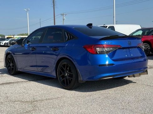 Used 2022 Honda Civic Sport image 3