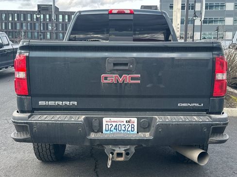 Used 2018 GMC Sierra 3500 Denali image 3