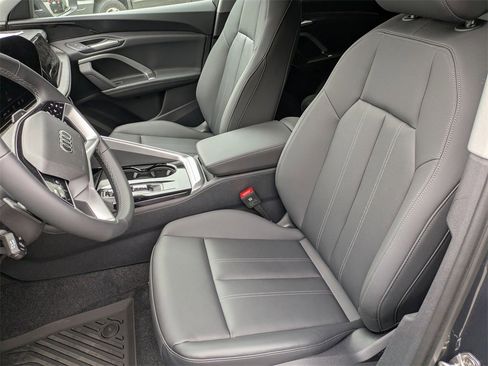 New 2025 Audi Q5 Premium image 16