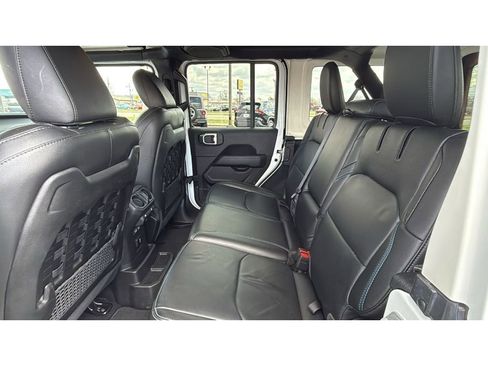 Used 2022 Jeep Wrangler Unlimited Rubicon 4xe AWD/4WD image 32