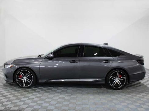 Used 2021 Honda Accord Touring image 3