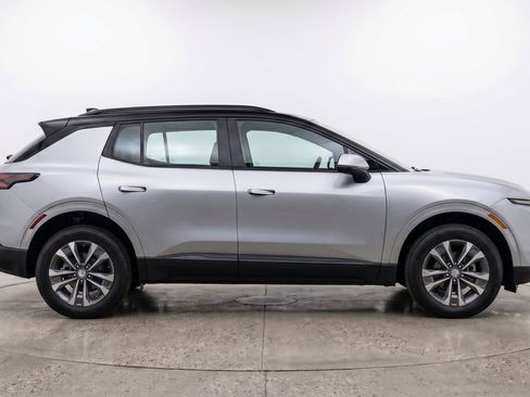 Used 2025 Chevrolet Equinox LT FWD image 11