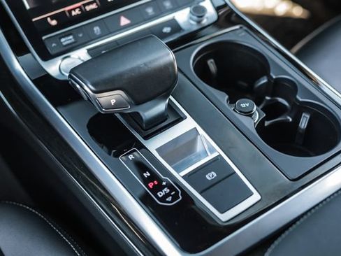Used 2019 Audi Q8 Premium w/ Convenience Package AWD/4WD image 40