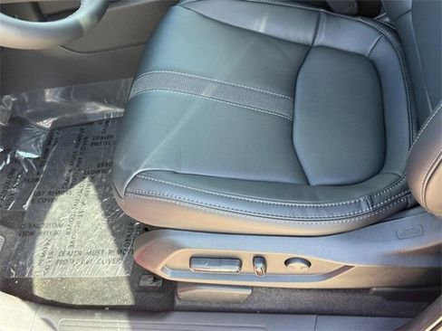 New 2025 Honda Pilot Touring image 13