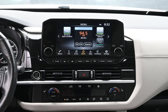 Used 2024 Nissan Pathfinder SL FWD image 9