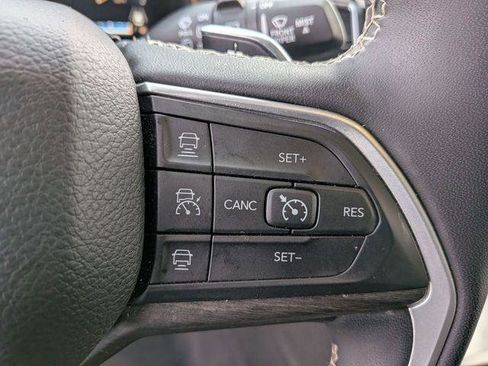 Certified 2023 Jeep Grand Cherokee L Limited image 19