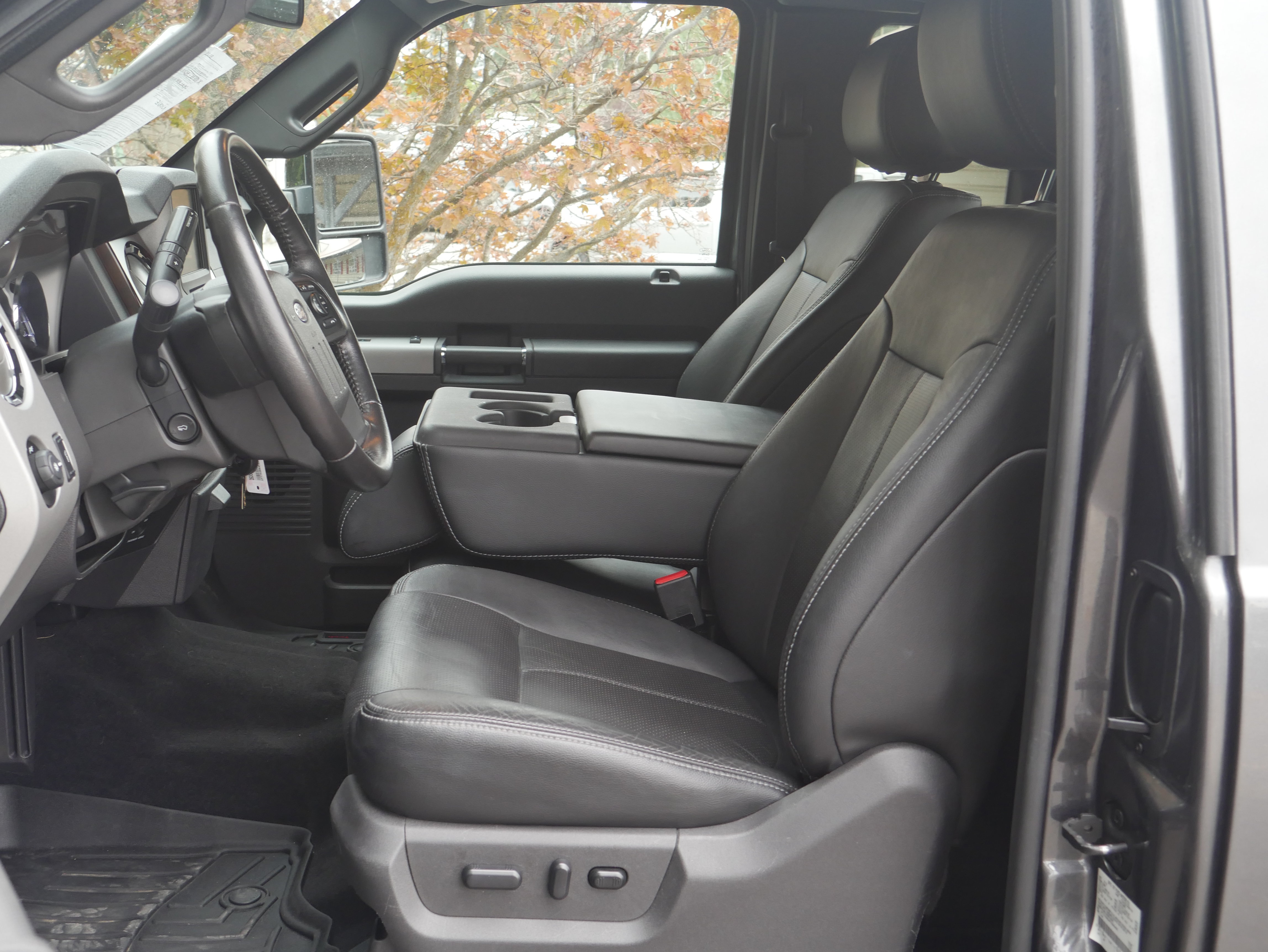 Used 2015 Ford F250 Lariat w/ Chrome Package AWD/4WD image 3
