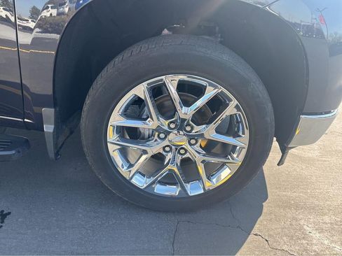 Used 2022 Chevrolet Silverado 1500 LTZ w/ Technology Package AWD/4WD image 6