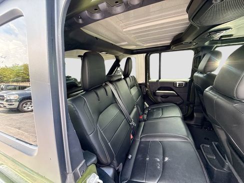 Used 2023 Jeep Wrangler Unlimited Sahara AWD/4WD image 29