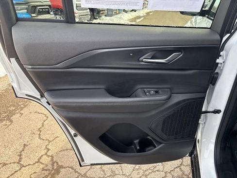 Used 2025 Jeep Grand Cherokee Laredo X w/ Luxury Tech Group I image 21