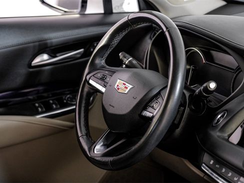 Used 2023 Cadillac XT4 Luxury image 14