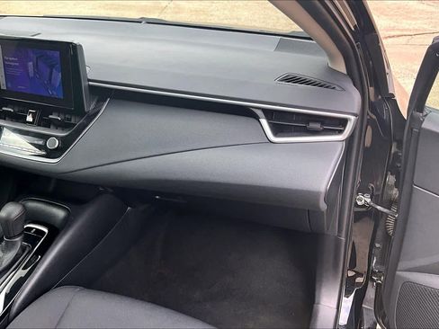 Used 2024 Toyota Corolla LE image 19