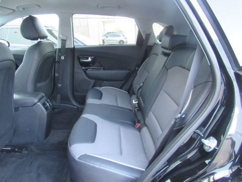 Used 2022 Kia Niro EX image 20