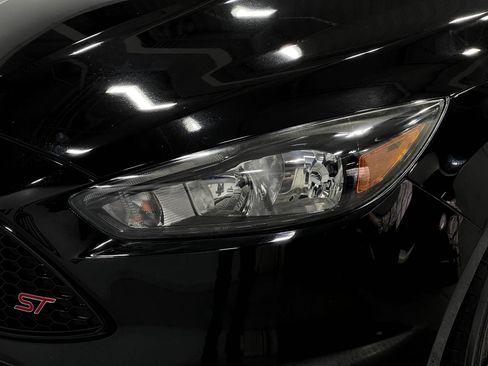 Used 2018 Ford Focus ST FWD image 33