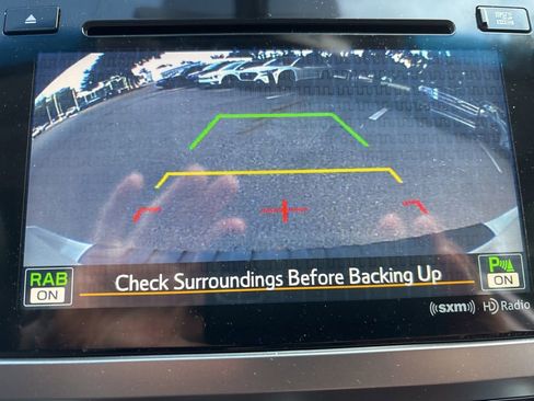 Used 2017 Subaru Outback 2.5i Touring AWD/4WD image 19