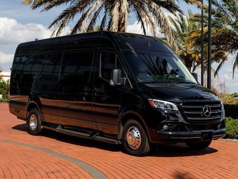 Used 2022 Mercedes-Benz Sprinter 3500 image 7