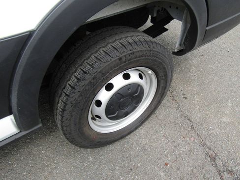 Used 2025 Ford Transit 250 148 Medium Roof RWD image 26