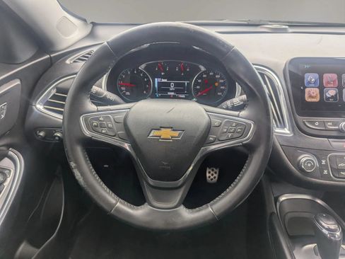 Used 2017 Chevrolet Malibu LT FWD image 12